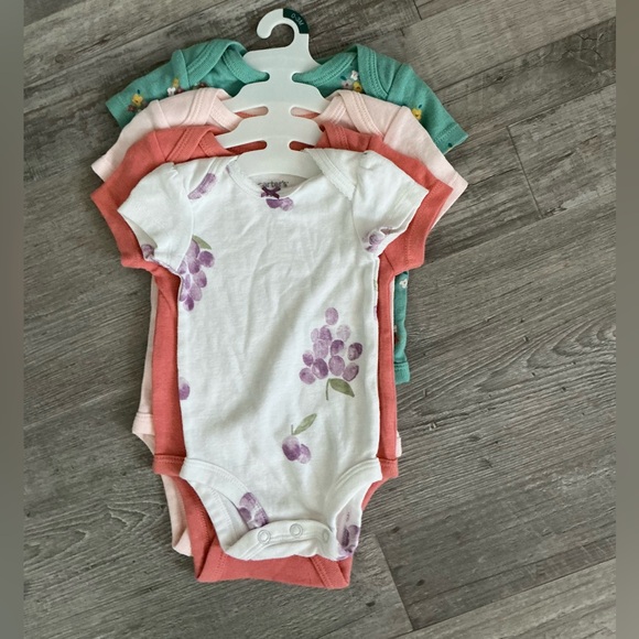 Carter's Other - Carter's set of 4 baby girl's 0-3 months short-sleeve onesies